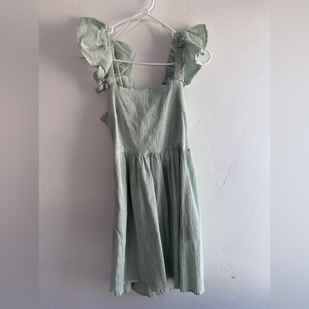 Gorgeous dress perfect for any grad party or Easter